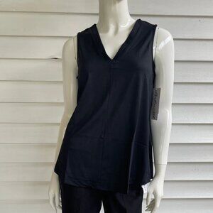Lulu-B Ladies Black Sleeveless V-Neck Pullover Blouse w/ UPF50+ Sun Protection